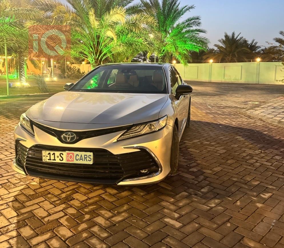 تۆیۆتا کامری